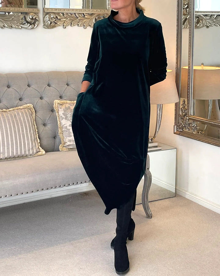 Charm | Samtkleid mit Taschen und Kragen