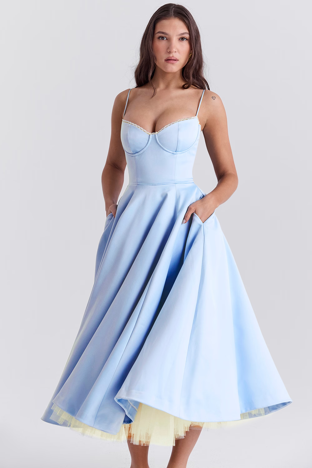 Isabelle | Elegantes Schlankmachendes Kleid