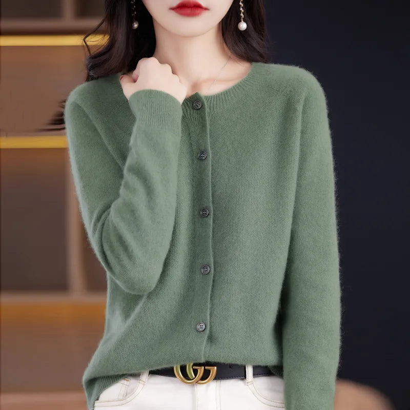 Amelie | Klassische Wollstrickjacke