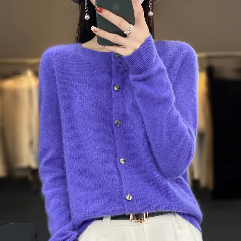 Amelie | Klassische Wollstrickjacke