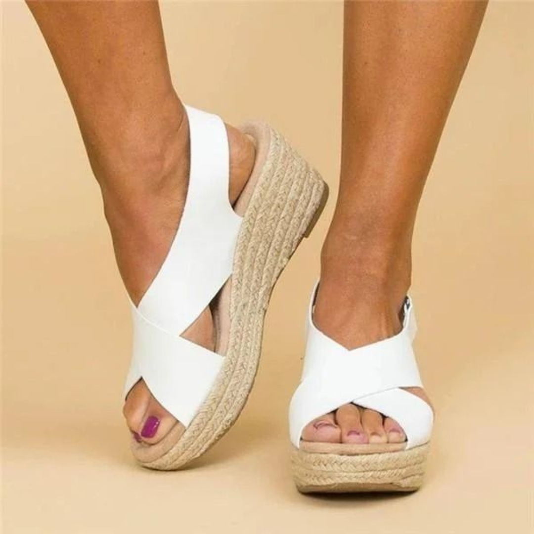 Chanel | Sandalen mit Kreuzriemen
