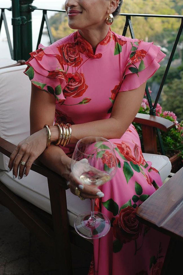Sandra | Modernes Kleid mit hohem Ausschnitt und ausgestellten Ärmeln