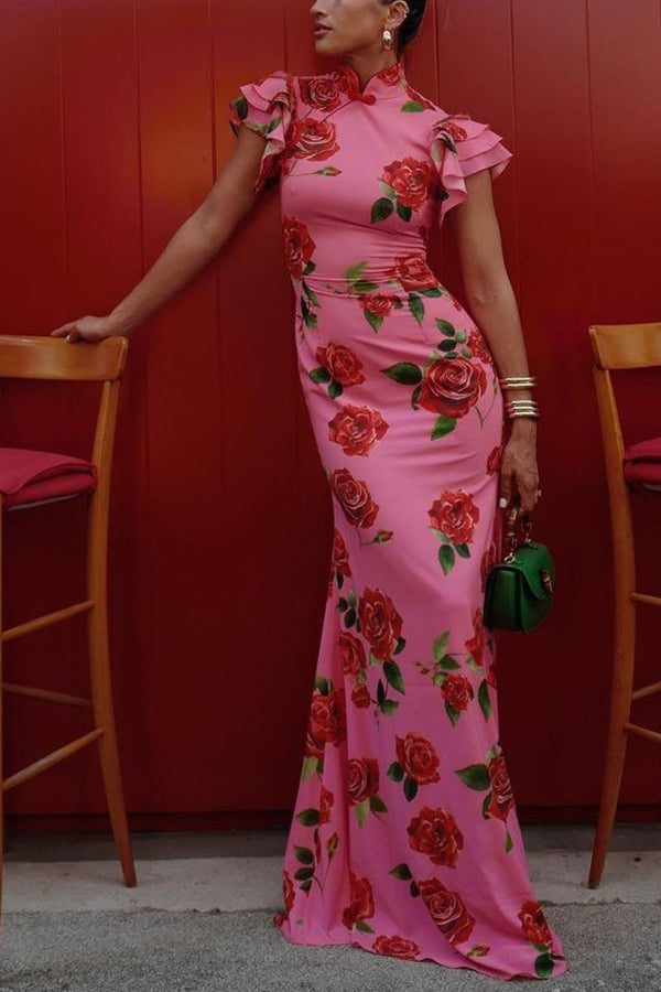 Sandra | Modernes Kleid mit hohem Ausschnitt und ausgestellten Ärmeln
