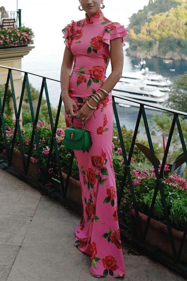 Sandra | Modernes Kleid mit hohem Ausschnitt und ausgestellten Ärmeln
